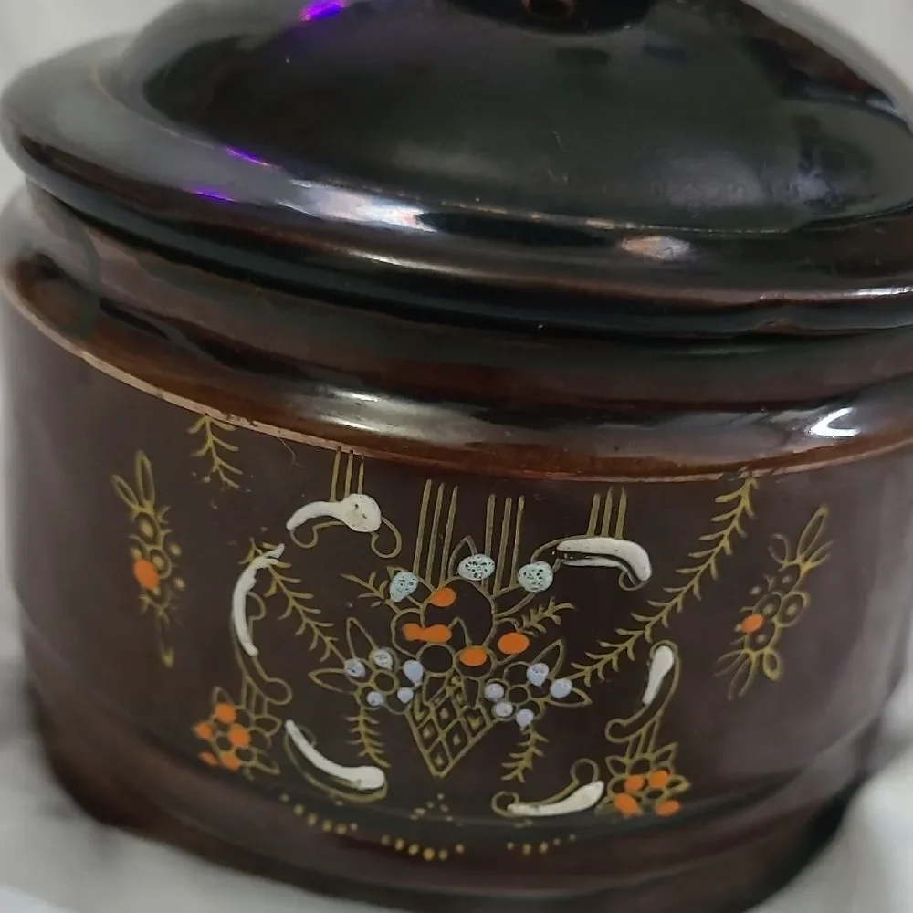 Vintage Handpainted Moriage Japan Pottery Brown Redware Bean Pot Jar Dish w/ Lid